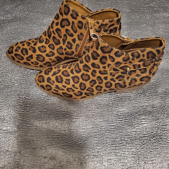 Cheetah Print - Picture 2 of 8